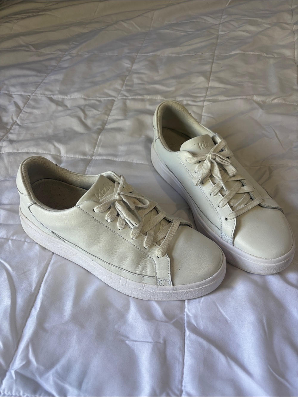 Kizik | Women’s white Leather Lace-Up Sneakers